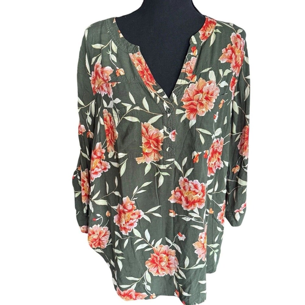 Torrid Harper Green V Button Neck 3/4 Sleeve Floral Print Tunic Shirt Top Size 2